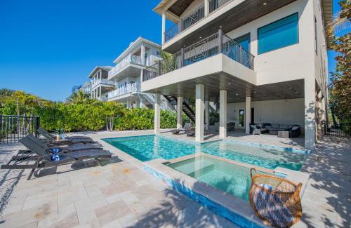 Bradenton Beach House | Beach Side Paradise