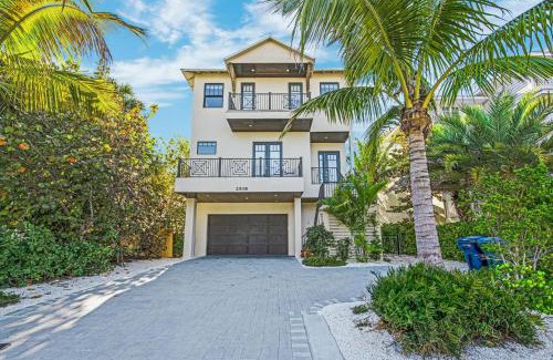 Bradenton Beach House | Beach Side Paradise
