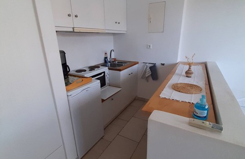 Vathi Apartment | Beach Side Studio