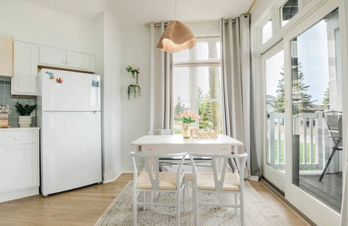 Manistee Condo | Beach Studio- King Bed, Modern Updates