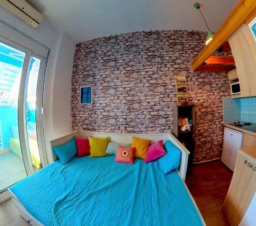 Haraki Apartment | Beach Studio - Sleeps 2 & Private Ocean Terrace