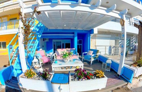 Haraki Apartment | Beach Studio - Sleeps 2 & Private Ocean Terrace