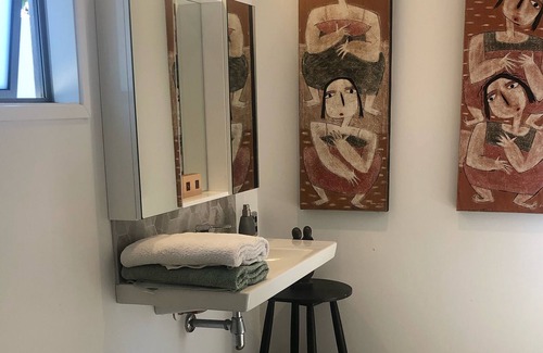 Pukehina Apartment | Beach studio with gardens.