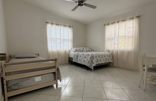 Little Ranches House | Beach style home in Hollywood!Perfect for family vacation Minutes to the beach