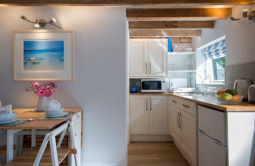 Hunston Cottage | Beach themed Annexe close to Chichester, West Wittering beach and Goodwood