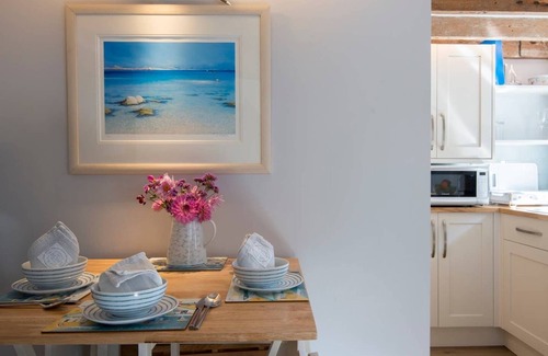 Hunston Cottage | Beach themed Annexe close to Chichester, West Wittering beach and Goodwood