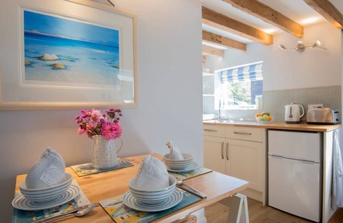 Hunston Cottage | Beach themed Annexe close to Chichester, West Wittering beach and Goodwood