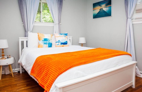 Yorkville Condo | Beach-themed/No Stairs/Sleeps up to 12/W&D/FastWiFi/Near RagingWaves/Yorkville