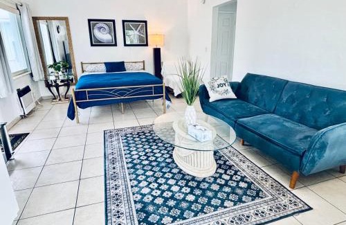 Hollywood Hotel | Beach Tide Motel