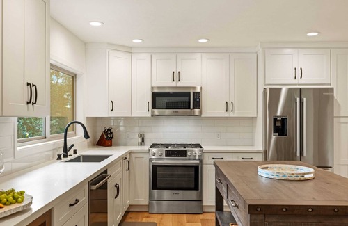 Del Monte Forest House | Beach Time: New remodel 3BR 2BA walk to Pacific