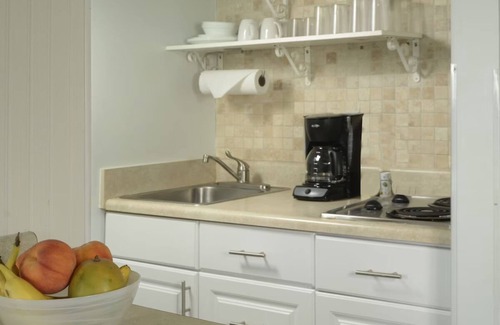 Beau Jeans Of Melbourne Beach Resort | Beach Time Retreat: Enjoy the Comforts of Coastal Living