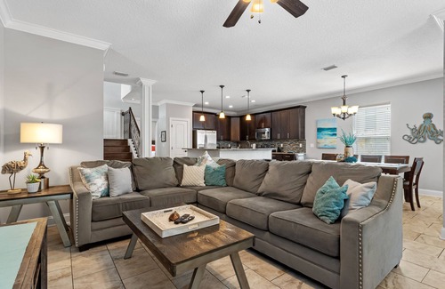 Villages of Crystal Beach House | Beach Trolley, Beautiful Neighborhood Pool, Close to Shops