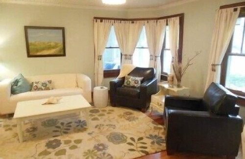 Milford House | Beach Vacation Get-Away – Near All Conveniences. You Decide Which You Want.