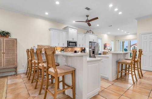 East End House | Beach View, Across the Street from Beach, Swimming Pool, and Bay View!