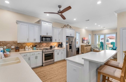 East End House | Beach View, Across the Street from Beach, Swimming Pool, and Bay View!
