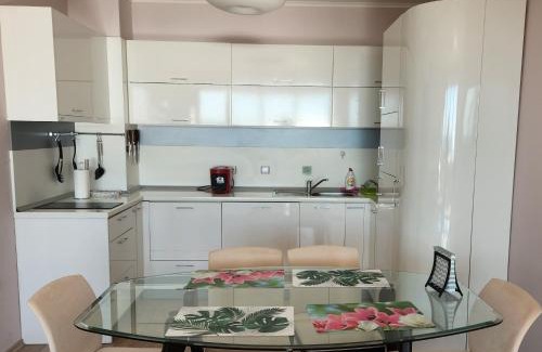 Shkorpilovtsi Apartment | Beach View Apartment