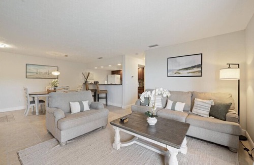 Whitney Beach Condo | Beach View Condo-Quiet & Secluded Private Beach