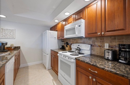 Whitney Beach Condo | Beach View Condo-Quiet & Secluded Private Beach