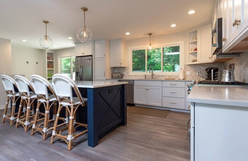 Macatawa House | Beach View Cottage - Beautiful View of the Lake!