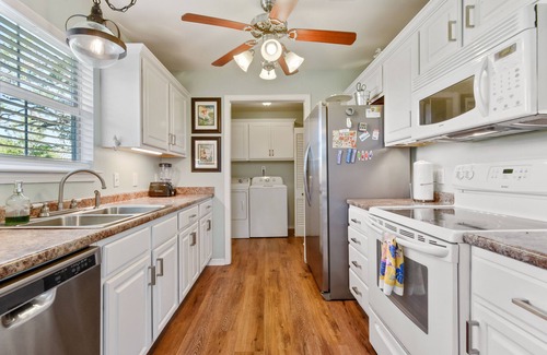 Gulfport House | Beach View Cottage Perfect for Family & Friends!
