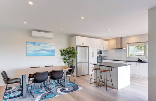 Paihia House | Beach View on Binnie