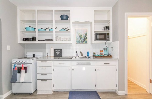 Painesville Apartment | Beach View Suite #8