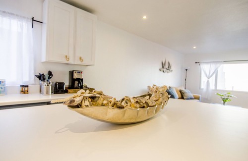 Costa House | BEACH-VIEWS - 4 BDR HOUSE - Sleeps 10 w/Free PKG