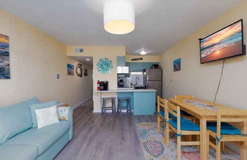 McCutcheon Field Condo | Beach, Views, and Relaxation at "What The Shell"!
