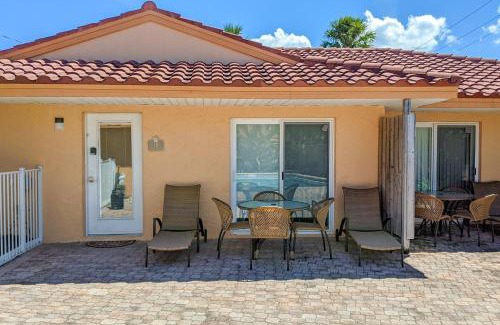 Holmes Beach Apartment | Beach Villa 1B