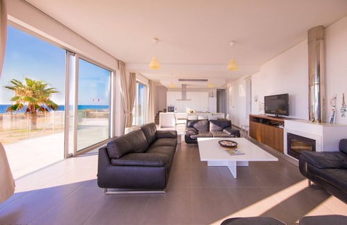 Argaka Villa | Beach Villa Mare - Argaka - a villa that sleeps 8 guests in 4 bedrooms