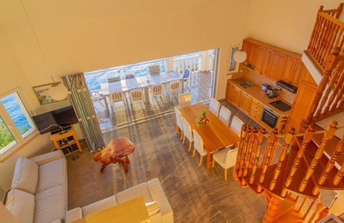 Potocnica House | Beach Villa: private bathing area, sandy beach, WiFi, ideal for families