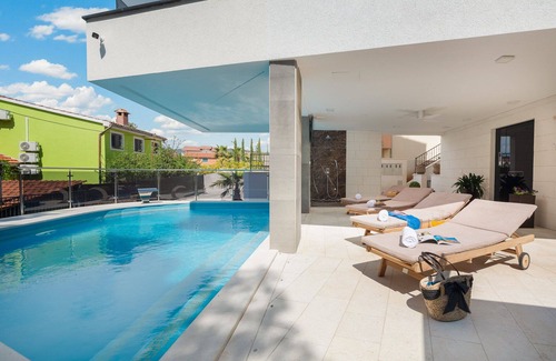 Okrug Gornji Apartment | Beach Villa Valentina Apartment I