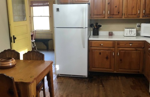 Sawyer Cottage | Beach walkable vintage cottage.