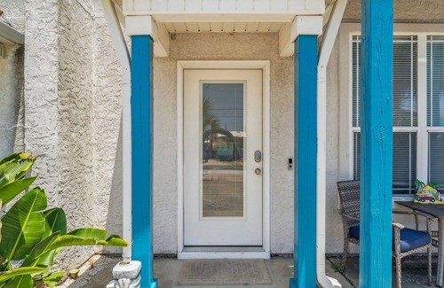 Biltmore Beach Cottage | Beach Walkers 2 Bedroom Cottage
