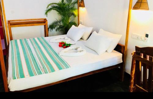 Pottuvil Division 2 Hotel | Beach Wave Arugambay