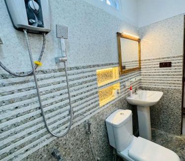 Pottuvil Division 2 Hotel | Beach Wave Arugambay