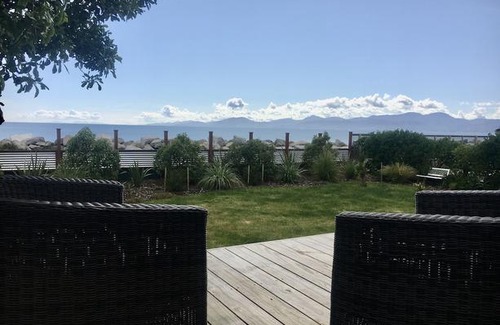Ruby Bay House | Beach within Reach