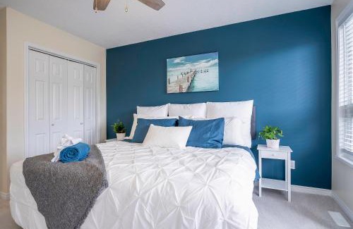 Wasaga Beach House | Beach1 River to Bay Getaway