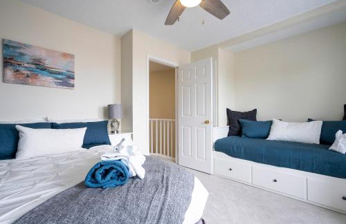 Wasaga Beach House | Beach1 River to Bay Getaway
