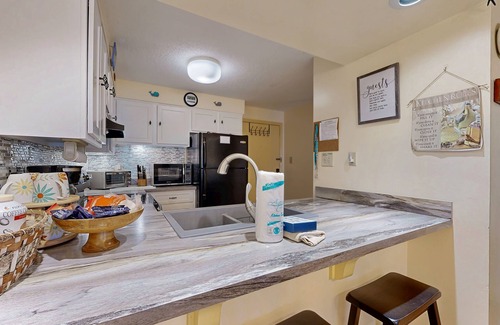 Rehoboth Beach Condo | Beachaven pet friendly condo w/community pool, patio, close to restaurants
