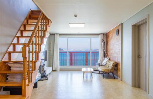 Geoje House | Beachblue Pension Geoje