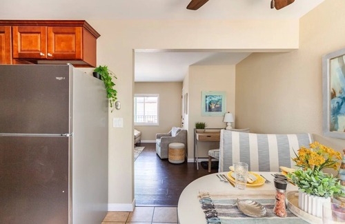 Imperial Beach Apartment | Beachbreak Deluxe Getaway Designer Suite