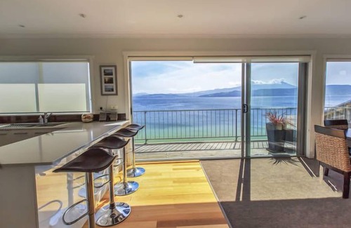 Opossum Bay House | 'beachbreak' Opossum Bay - Best on the beach! Adjacent to Arm-End golf course.