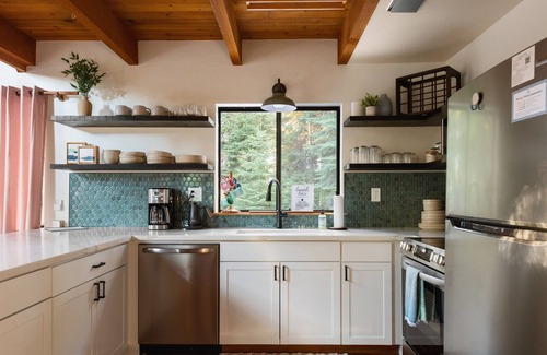 Fish Camp Cabin | Beachcomber Cabin A-Frame 2 miles from Yosemite