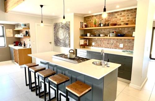 Boggoms Bay Villa | Beachcomber Cottage Springerbaai