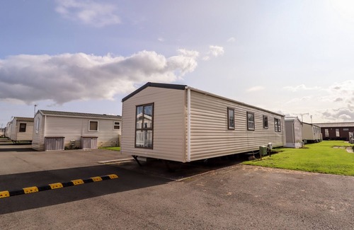 St George Cottage | BEACHCOMBER D35, pet friendly, character holiday cottage in Towyn