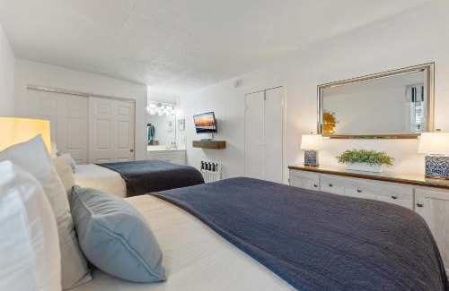 Avalon Apartment | Beachcomber Resort