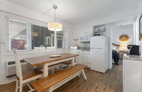 Avalon Apartment | Beachcomber Resort