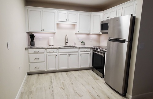 Hobe Sound Villa | Beachcomber Villa - Your Relaxing Beach Town Getaway - Newly Remodeled, King Bed