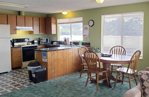 Gleneden Beach Apartment | Beachcombers Haven - Family and Group event lodging on the Central Oregon Coast!